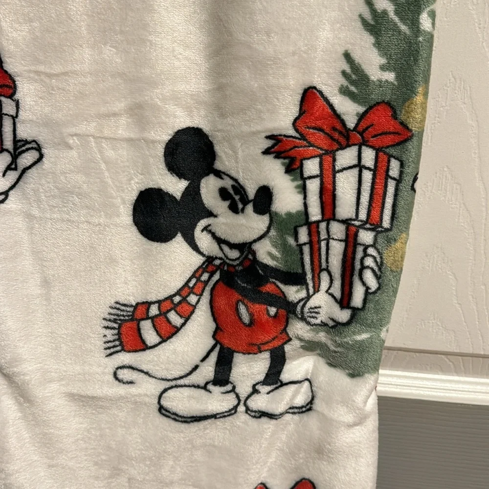 Mickey and Minnie Christmas Fleece Blanket NWT
